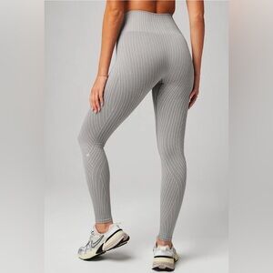 Fabletics Women’s Seamless High Waisted Line Work Leggings Gray Size XS NWT